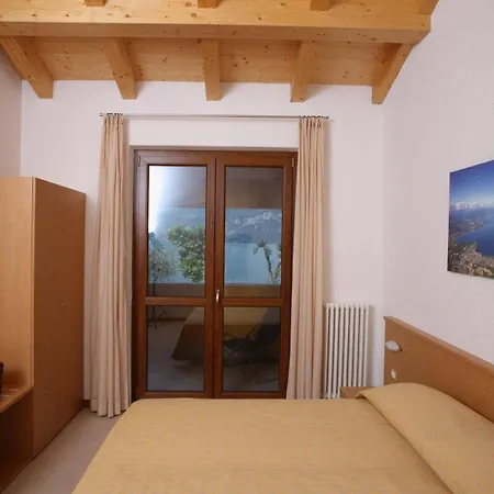 June Garda Lejlighedshotel 4*