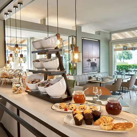 June Garda Aparthotel