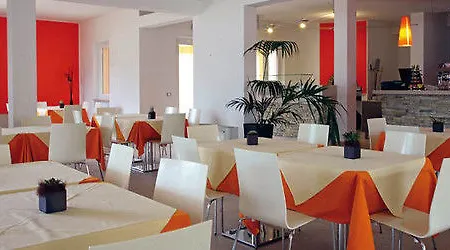 June Garda Aparthotel