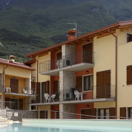 June Garda 3* Brenzone sul Garda
