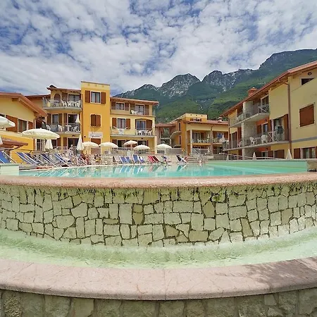 Aparthotel June Garda