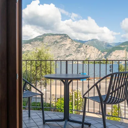 Hotel apartamentowy June Garda