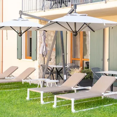 June Garda Hotel apartamentowy 4*