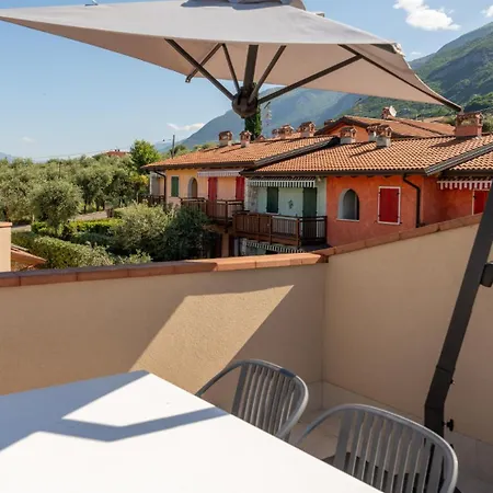 June Garda Aparthotel