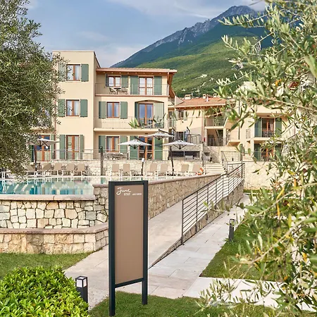 Aparthotel June Garda