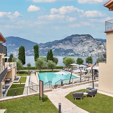 Aparthotel June Garda Brenzone sul Garda