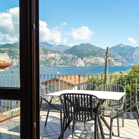 June Garda Aparthotel 4*