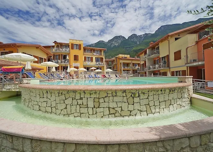 Hotel apartamentowy June Garda