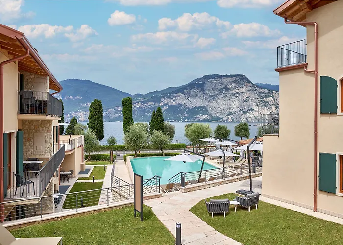 Hotel apartamentowy June Garda Brenzone sul Garda