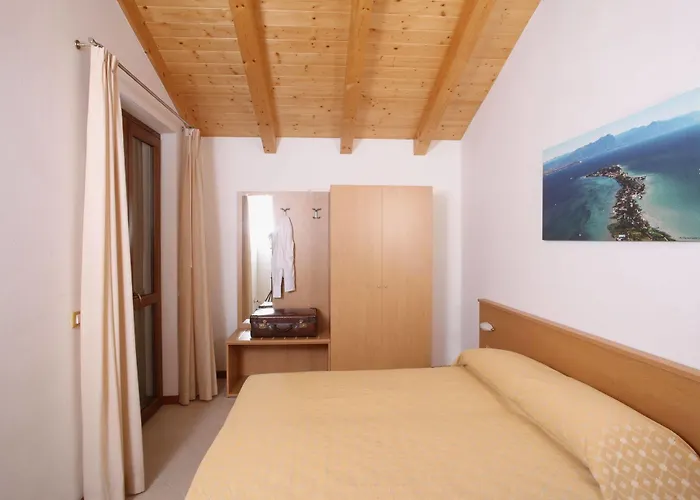 Hotel apartamentowy June Garda Brenzone sul Garda