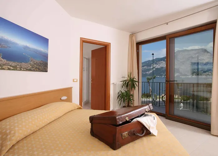Hotel apartamentowy June Garda Brenzone sul Garda