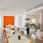 Lägenhetshotell June Garda Brenzone sul Garda