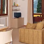 June Garda 4*