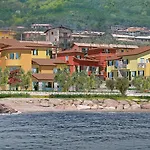 June Garda Lägenhetshotell Brenzone sul Garda