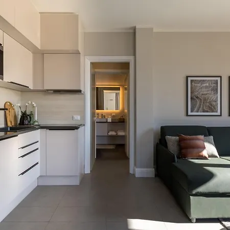June Garda Apartmanhotel