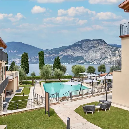 June Garda 3* Brenzone sul Garda