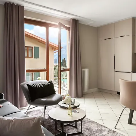 June Garda Apartmanhotel