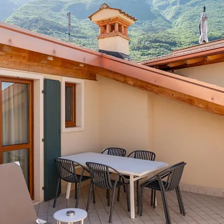 June Garda 3* Brenzone sul Garda