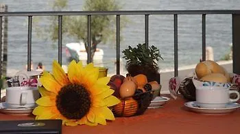 June Garda Lägenhetshotell Brenzone sul Garda